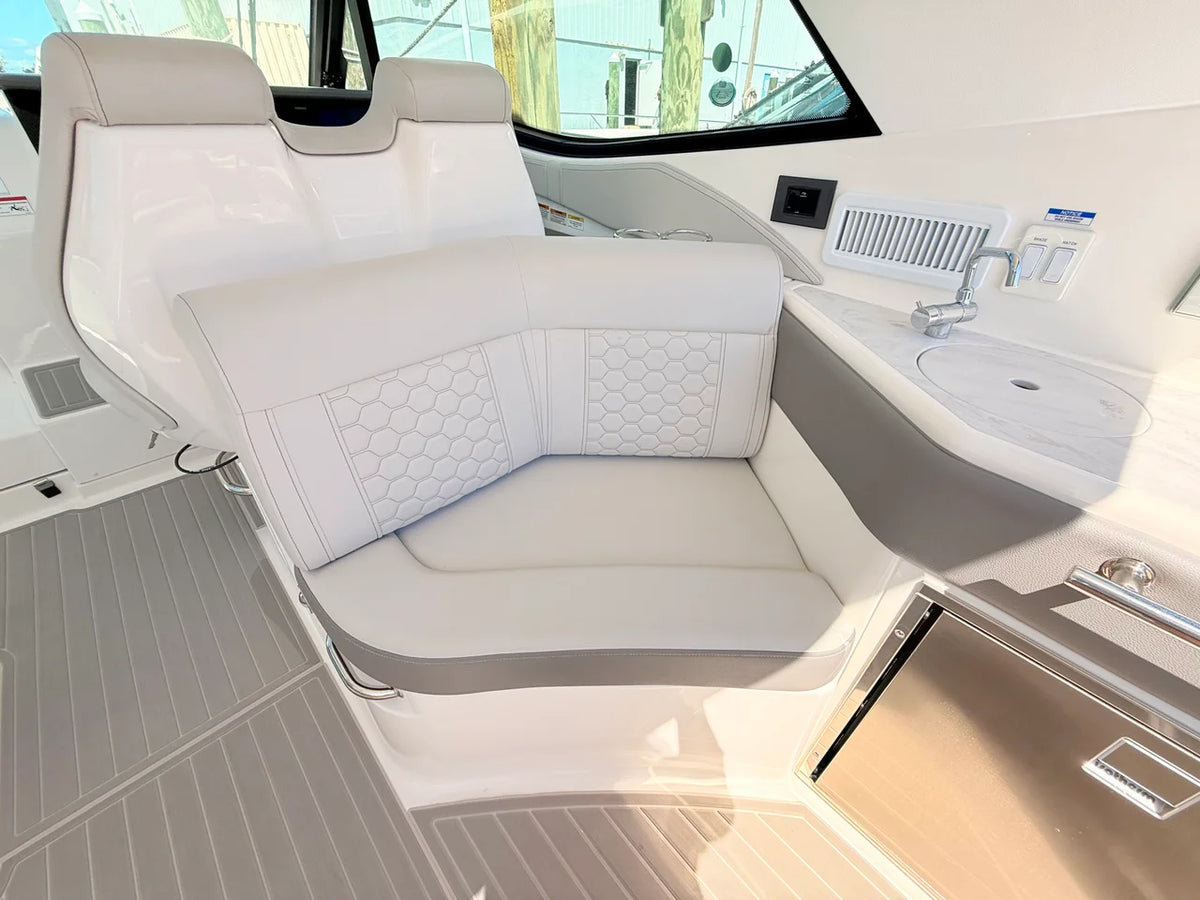 2026 Sea Ray Sundancer 320 Outboard 32.0 feet, St Petersburg, FL #43