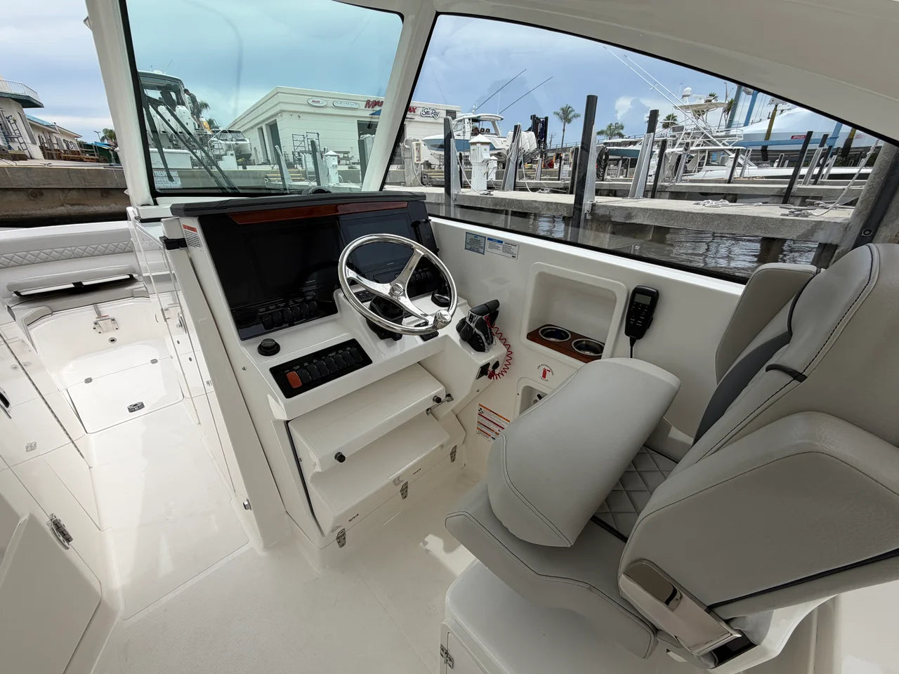 2025 Pursuit 306 DC 30.0 feet, Stuart, Florida #24