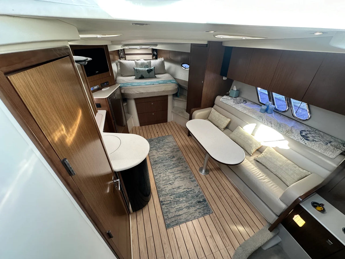 2014 Cruisers Yachts 380 EXPRESS 38.0 feet, Danvers, Massachusetts #22