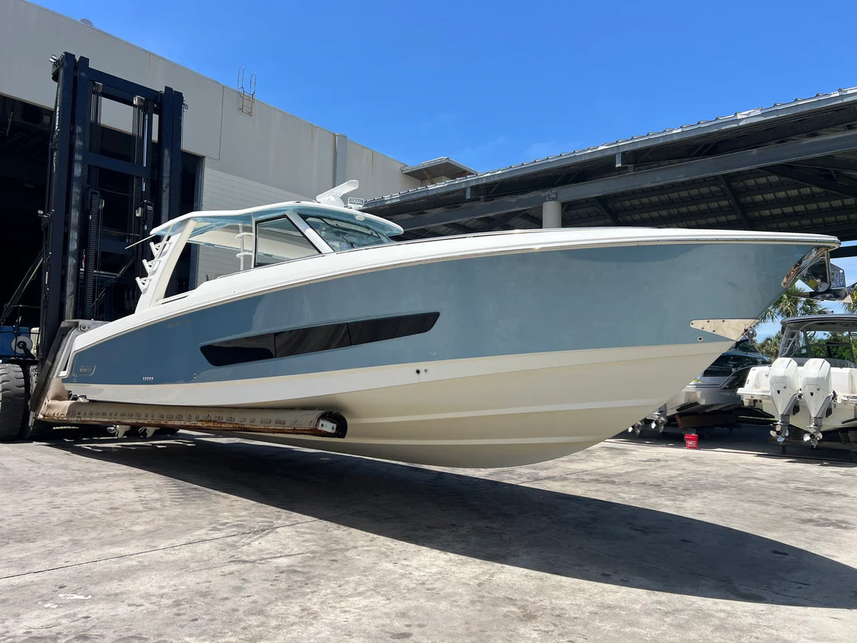 2022 Boston Whaler 420 OUTRAGE 42.0 feet, Naples, Florida #1