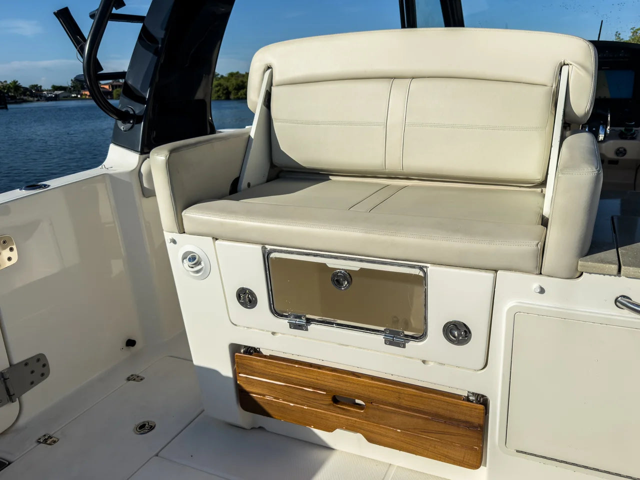 2022 Boston Whaler 350 Realm 35.0 feet, Fort Myers, FL #8