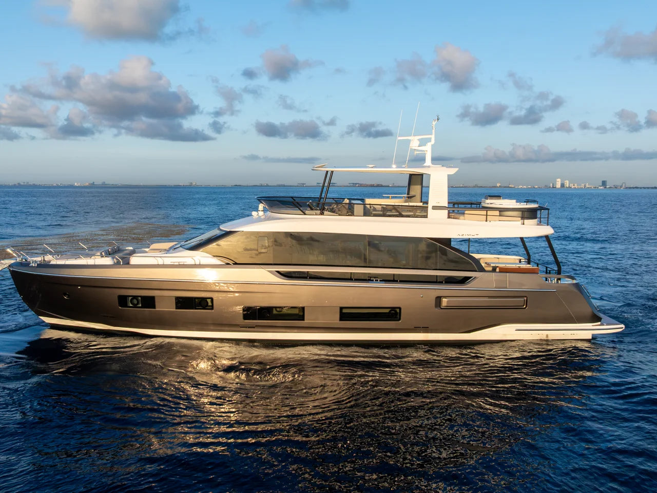2027 Azimut Fly 82 82.0 feet, Pompano Beach, FL #1