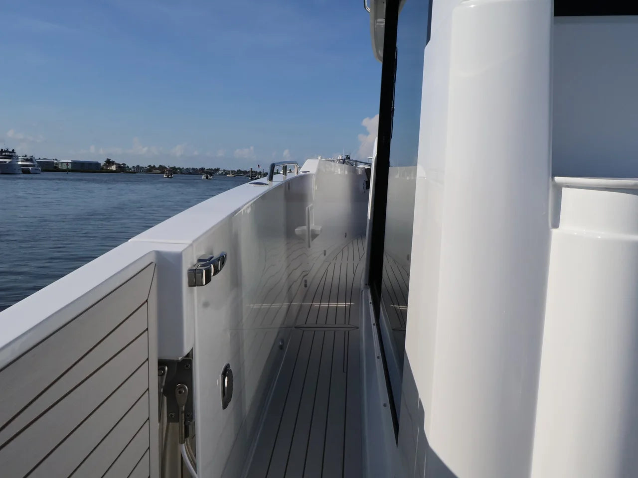 2026 Cruisers Yachts 38 VTR EC 38.0 feet, Naples, Florida #39
