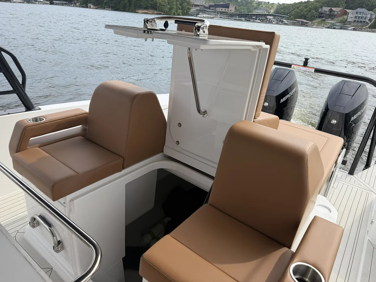 2027 Cruisers Yachts 38 VTR 38.0 feet, Lake Ozark, MO #24