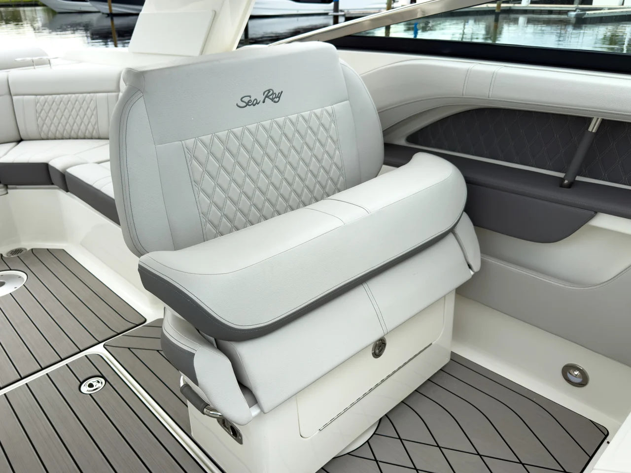 2027 Sea Ray SLX 310 Outboard 31.0 feet, Fort Myers, FL #18