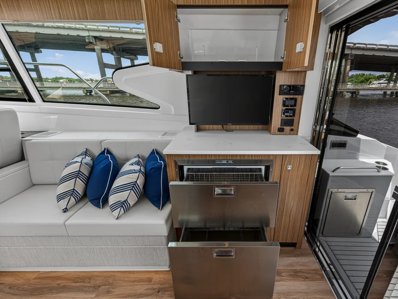 2026 Cruisers Yachts 46 Cantius 46.0 feet, Stuart, Florida #22