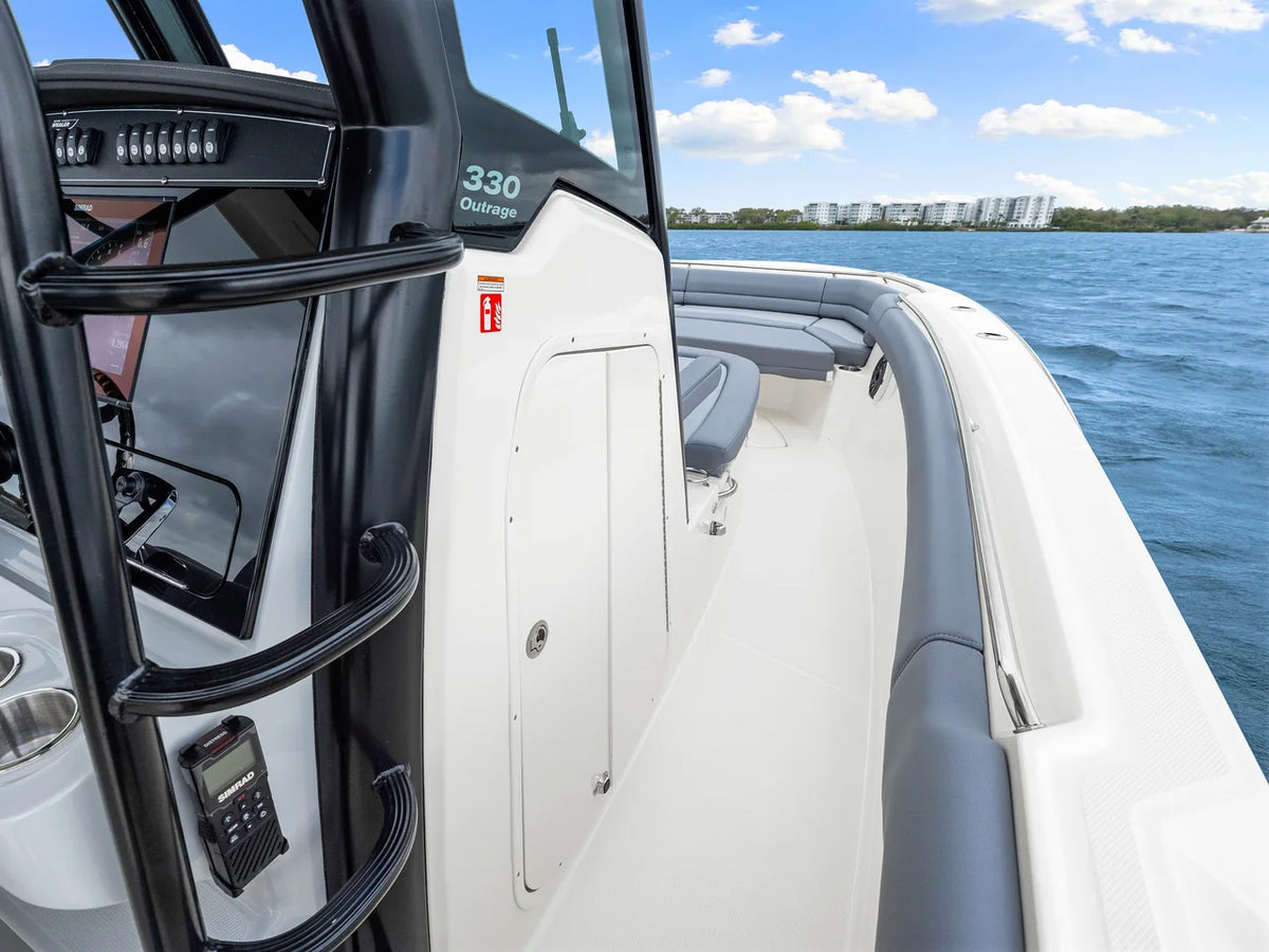 2026 Boston Whaler 330 Outrage 33.0 feet, Clearwater, Florida #37
