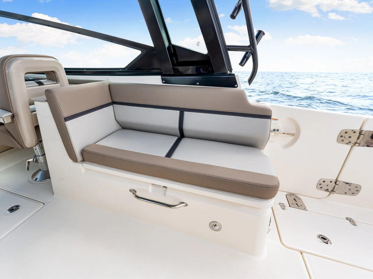 2026 Boston Whaler 330 Vantage 33.0 feet, Clearwater, Florida #42