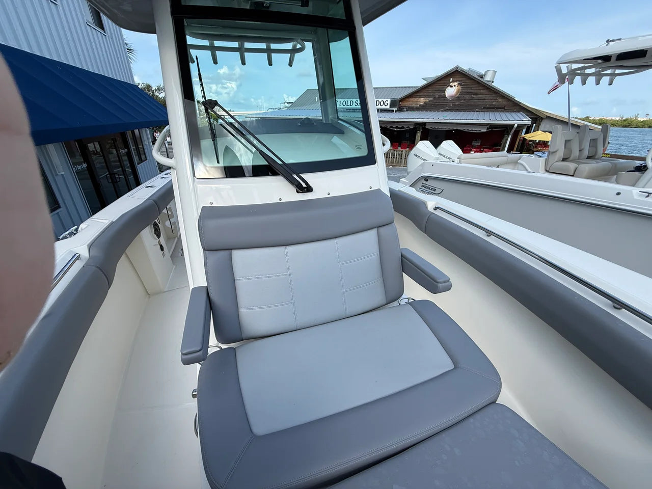 2027 Boston Whaler 250 Outrage 25.0 feet, Sarasota, FL #11