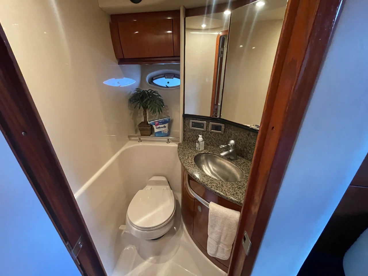 2005 Sea Ray 420 SUNDANCER 45.0 feet, Seabrook, TX #18