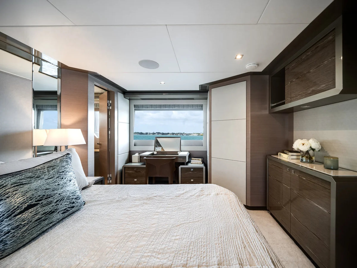2023 Ocean Alexander 27R 88.0 feet, Ocean Reef, FL #43