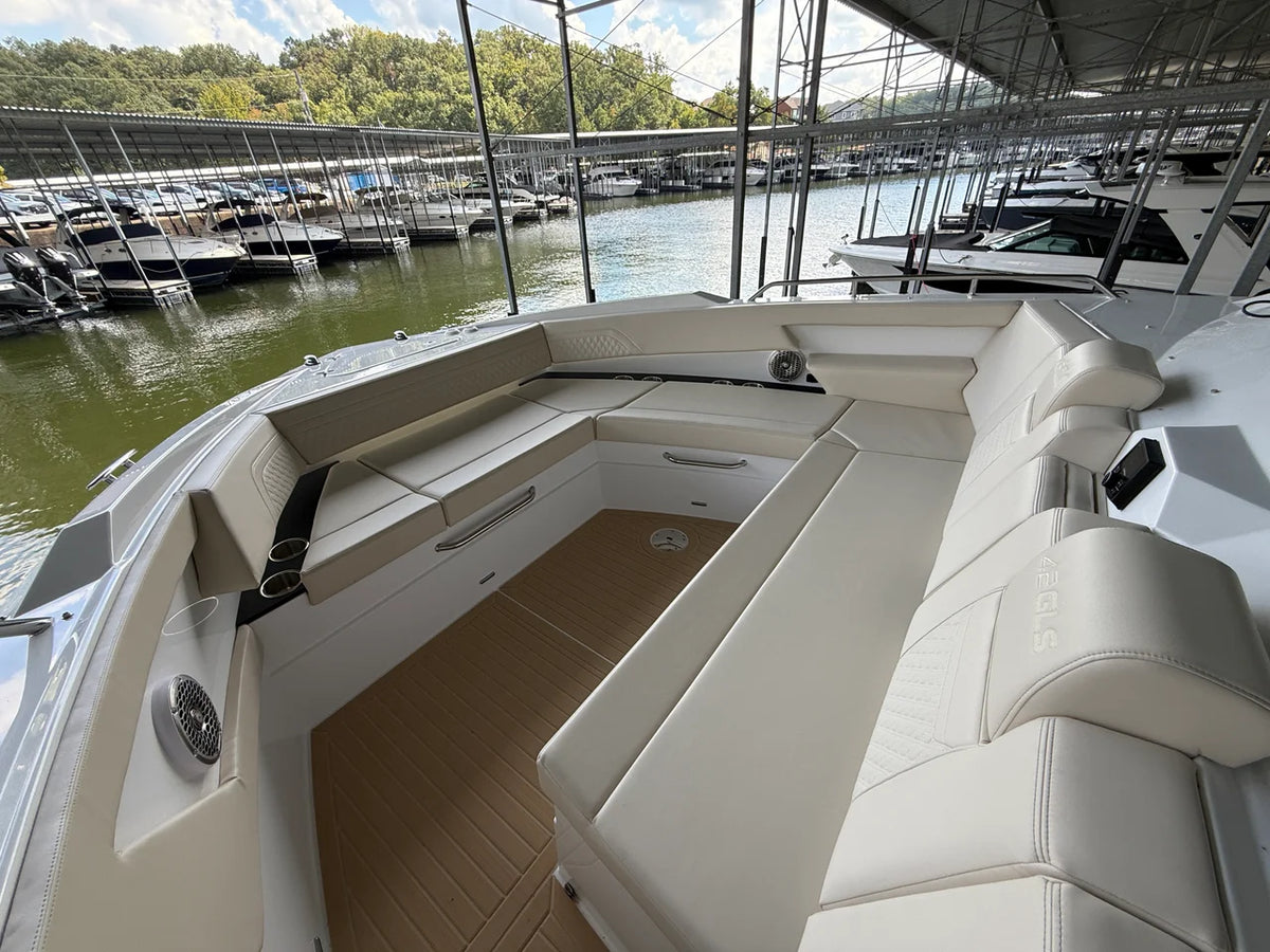 2027 Cruisers Yachts 42 GLS 42.0 feet, Lake Ozark, MO #40