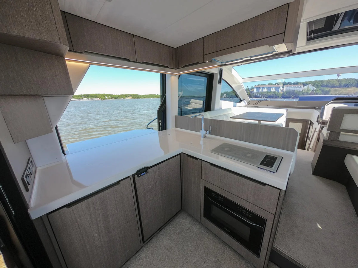 2027 Galeon 570 SKY 58.0 feet, Inuvik, Northwest Territories #80