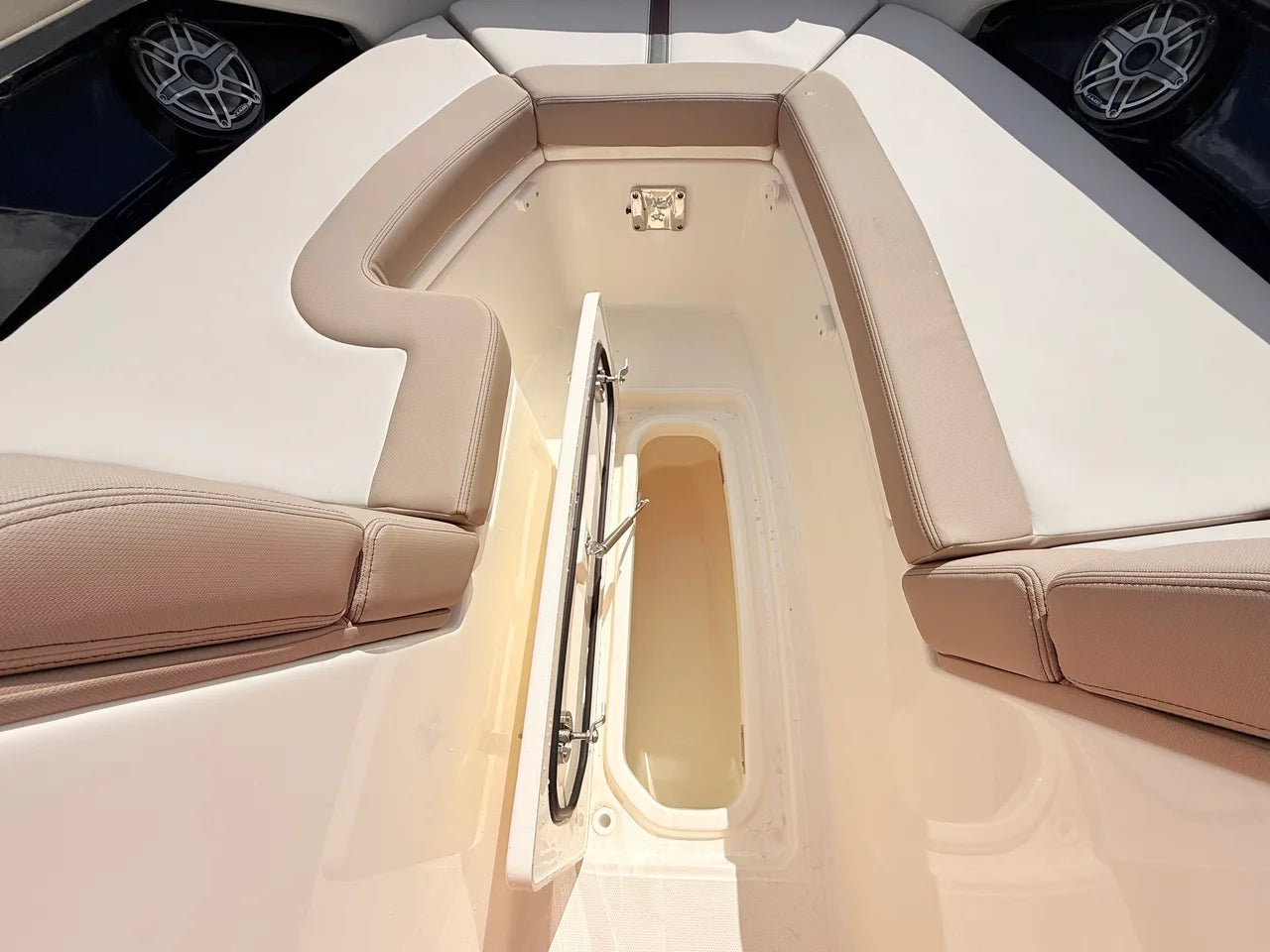 2027 Boston Whaler 330 Vantage 33.0 feet, St Petersburg, FL #82