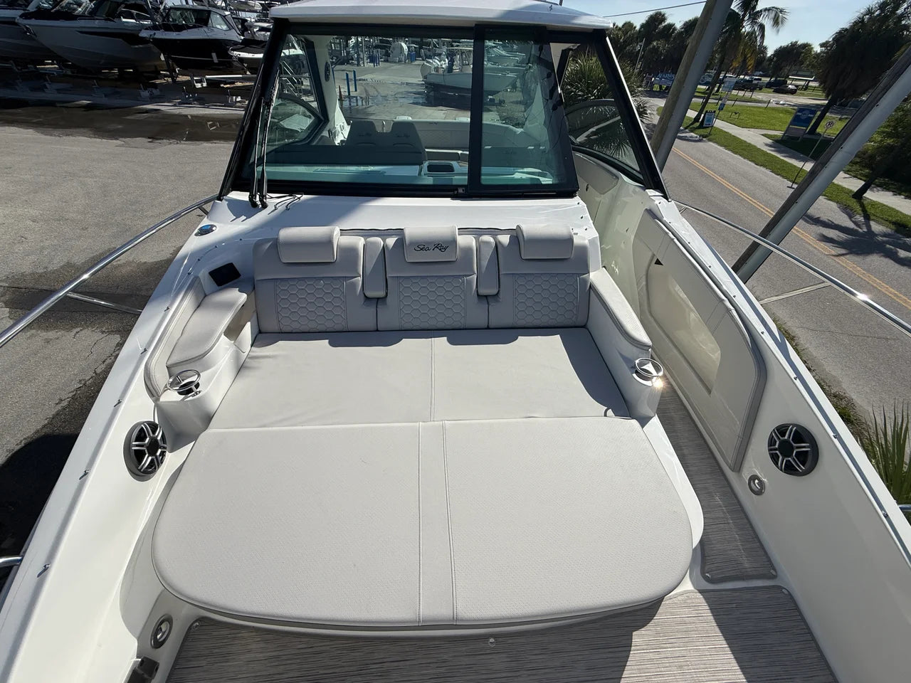 2027 Sea Ray Sundancer 320 Outboard 32.0 feet, Sarasota, FL #6