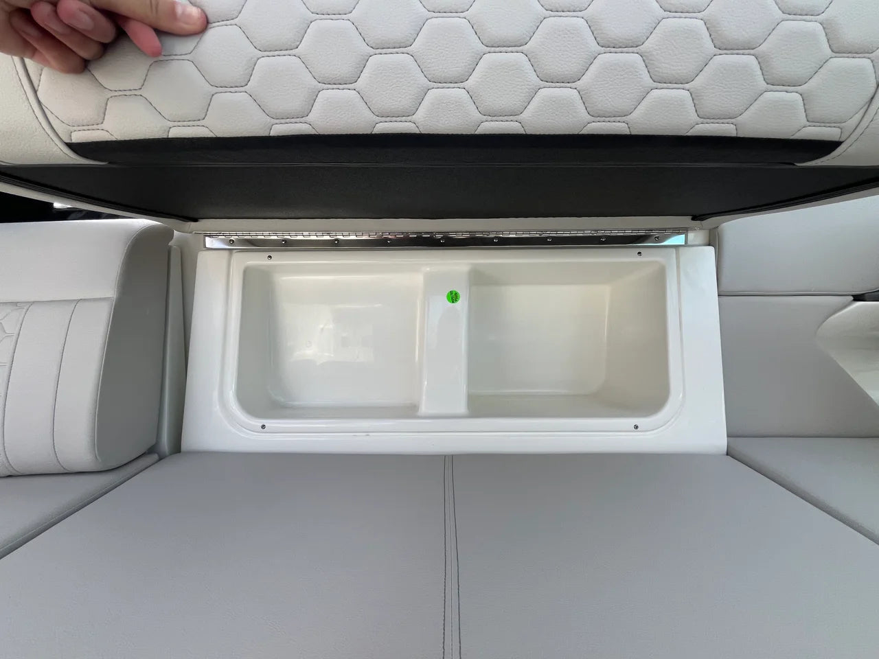 2026 Sea Ray Sundancer 320 Outboard 32.0 feet, Westbrook, Connecticut #10
