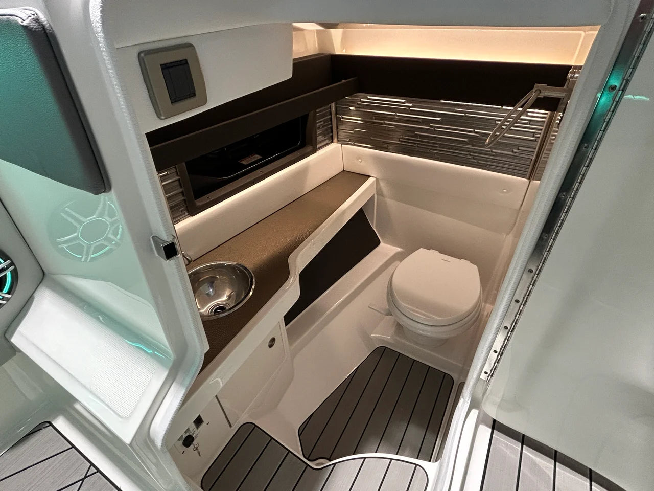 2026 Sea Ray SLX 310 Outboard 31.0 feet, Grasonville, Maryland #28