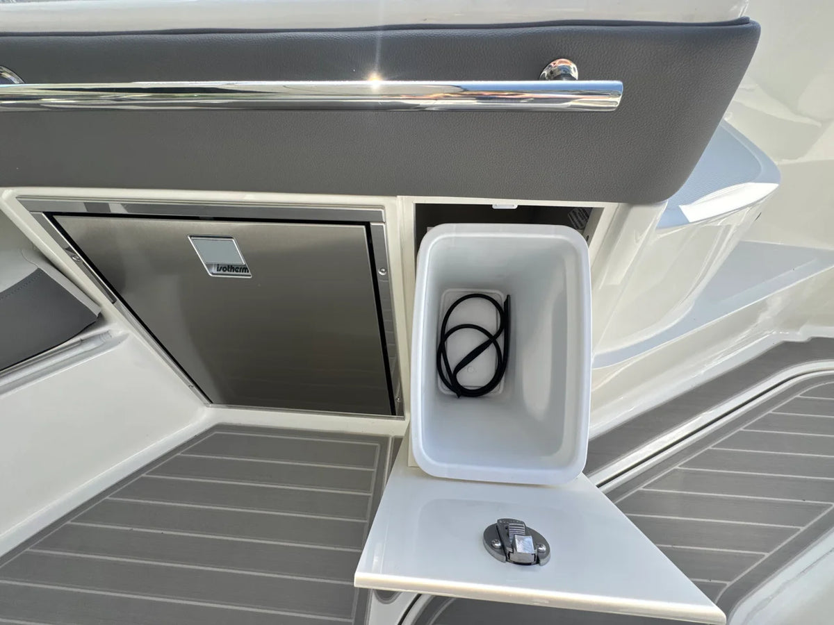 2027 Sea Ray Sundancer 320 Outboard 32.0 feet, Pompano Beach, Florida #16