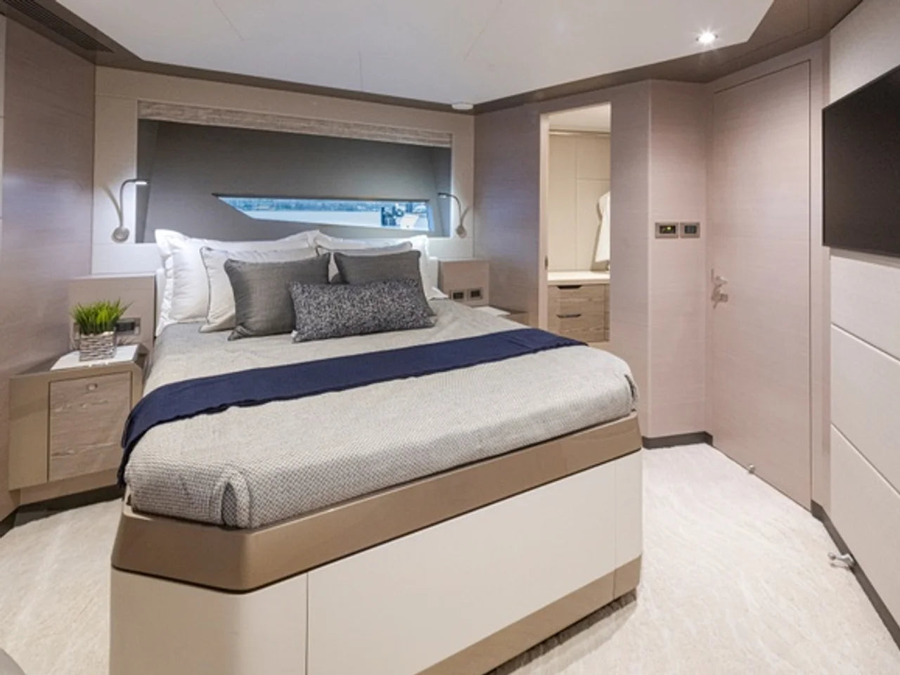 2027 Ocean Alexander 27R 93.0 feet, Pompano Beach, FL #77