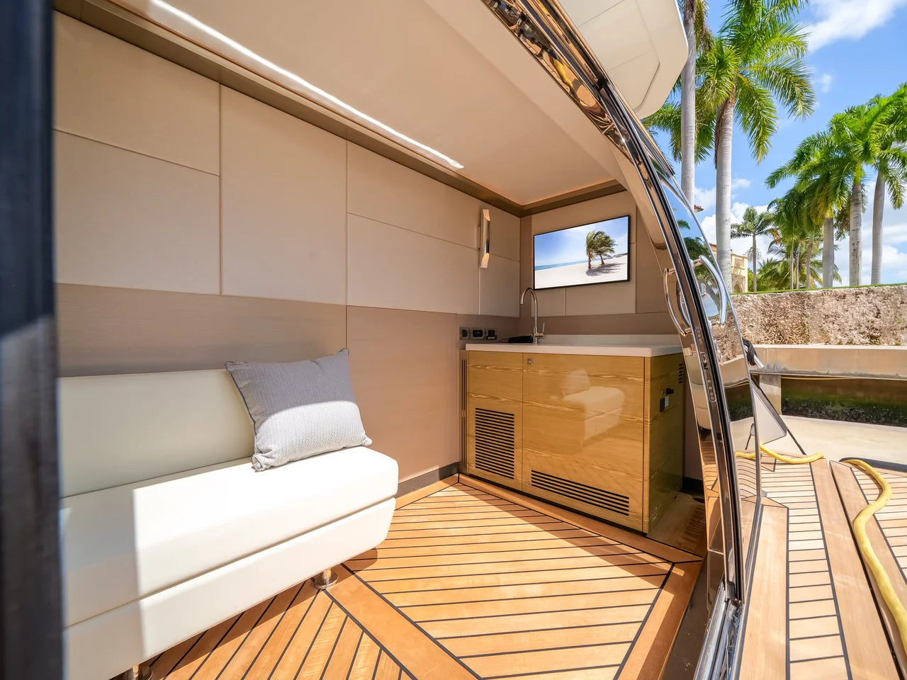 2025 Ocean Alexander 27R 88.0 feet, Fort Lauderdale, FL #12