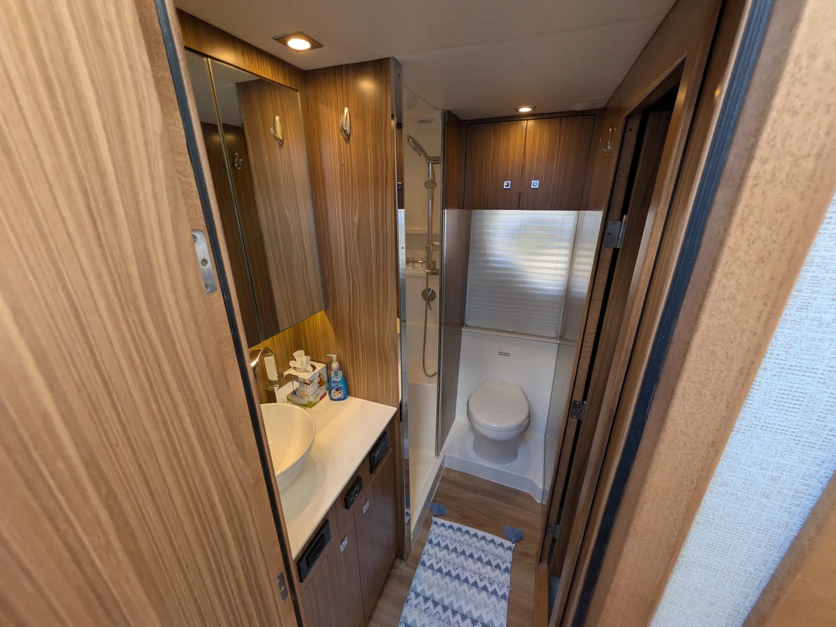 2025 Cruisers Yachts 42 CANTIUS 43.0 feet, Grasonville, MD #33