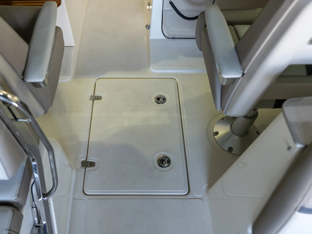 2026 Boston Whaler 330 Vantage 33.0 feet, Panama City, FL #46
