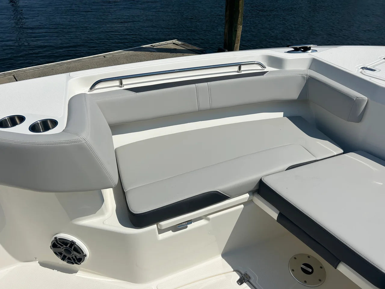 2026 Boston Whaler 330 Outrage 33.0 feet, Pensacola, Florida #40