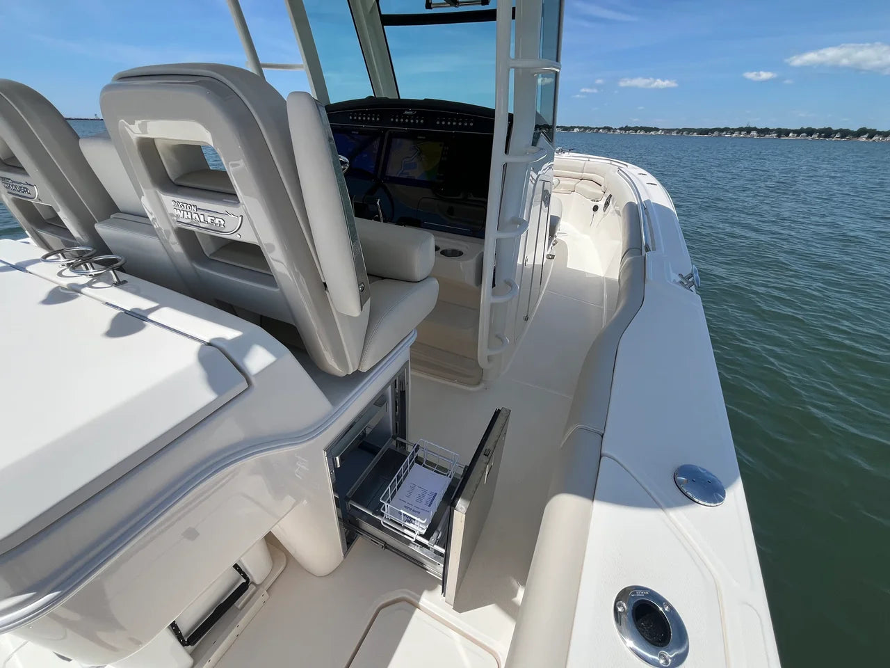 2026 Boston Whaler 330 Outrage 33.0 feet, Westbrook, Connecticut #27