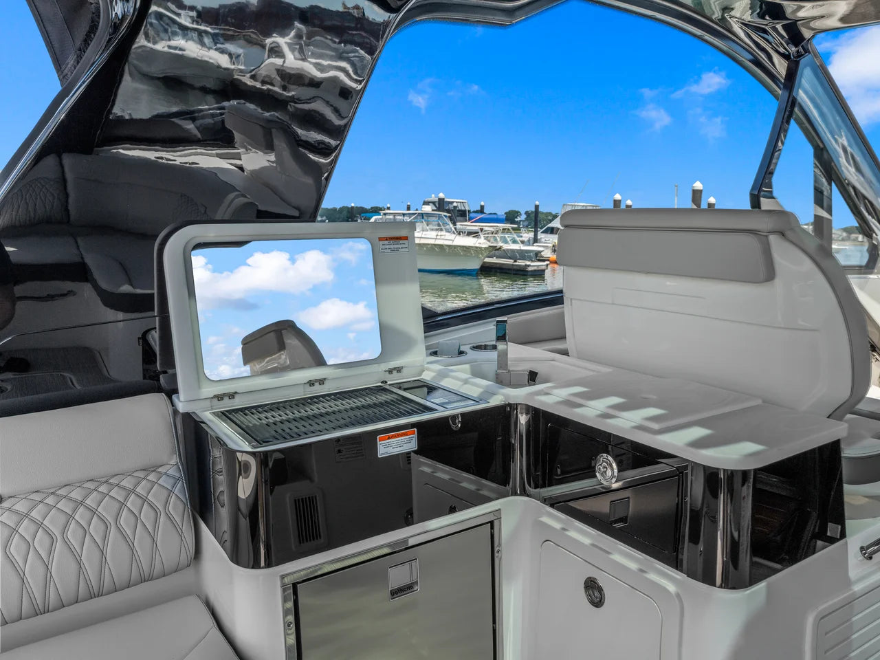 2026 Sea Ray Sundancer 370 Outboard 37.0 feet, Quincy, MA #15