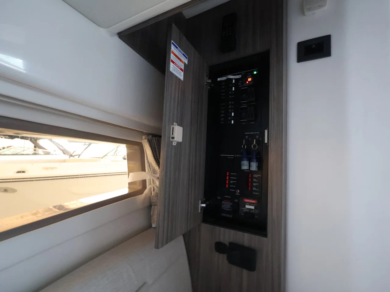 2026 Sea Ray Sundancer 320 Outboard 32.0 feet, Naples, Florida #30