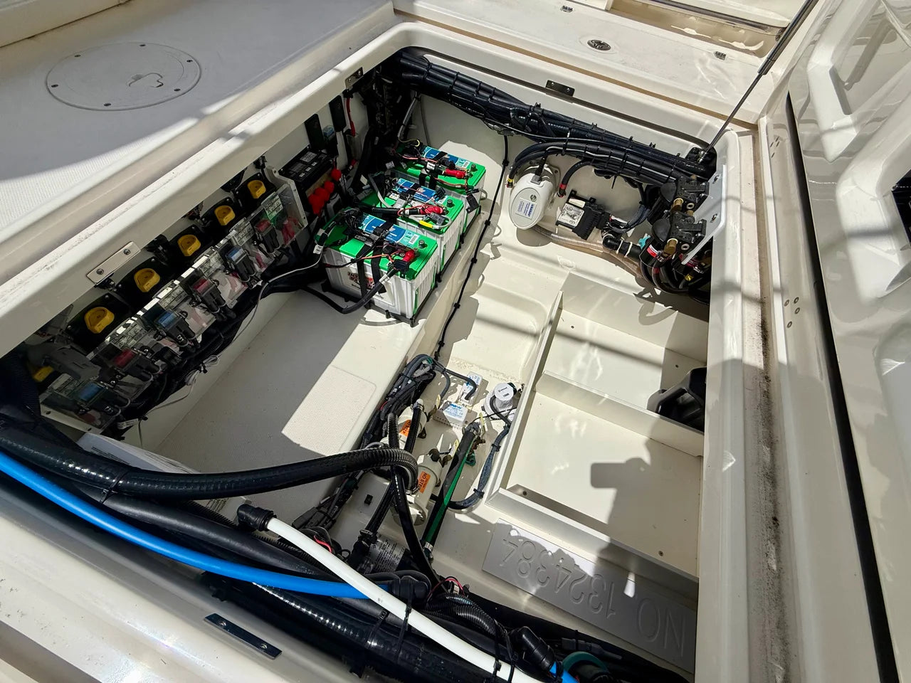 2022 Boston Whaler 350 OUTRAGE 35.0 feet, Fort Myers, FL #17