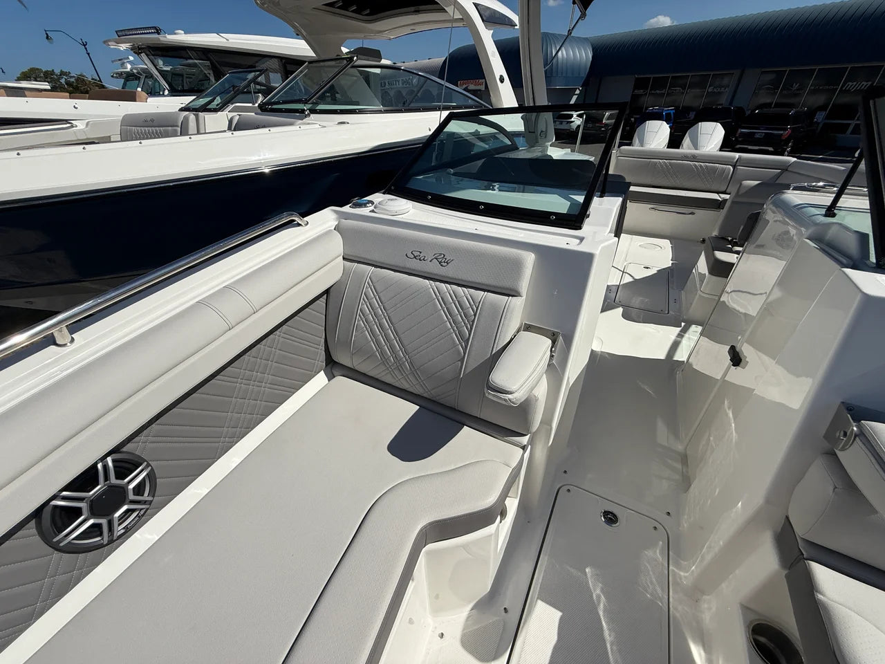 2026 Sea Ray SDX 290 Outboard 29.0 feet, Venice, Florida #5