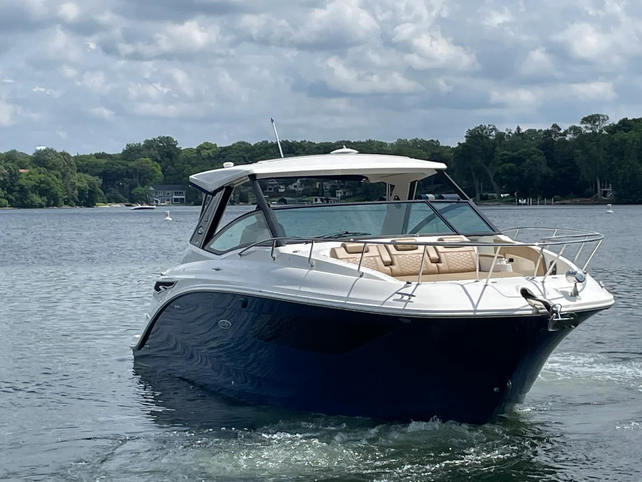 2020 Sea Ray 320 DA 32.0 feet, Excelsior, Minnesota #1