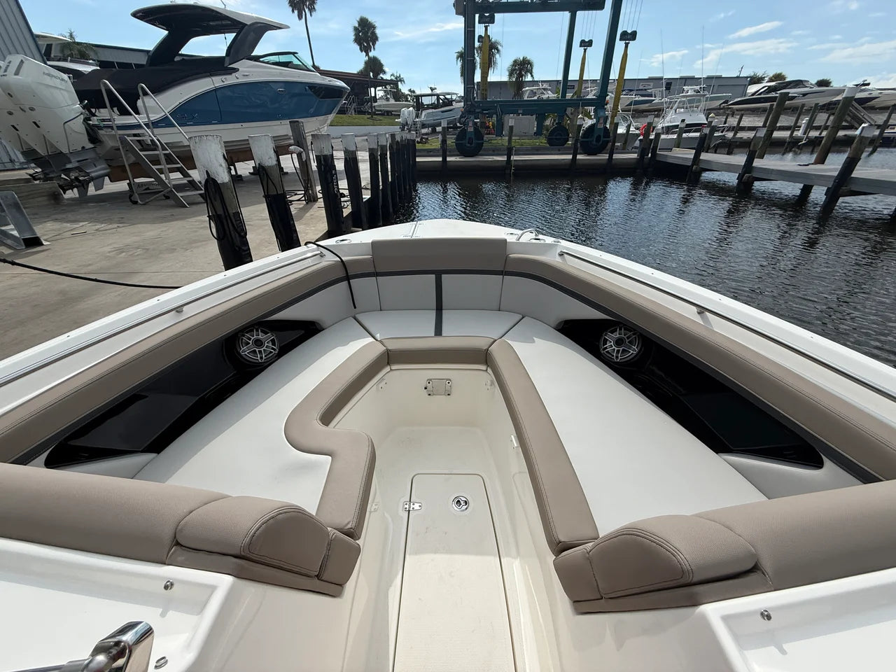 2027 Boston Whaler 330 Vantage 33.0 feet, Venice, Florida #5