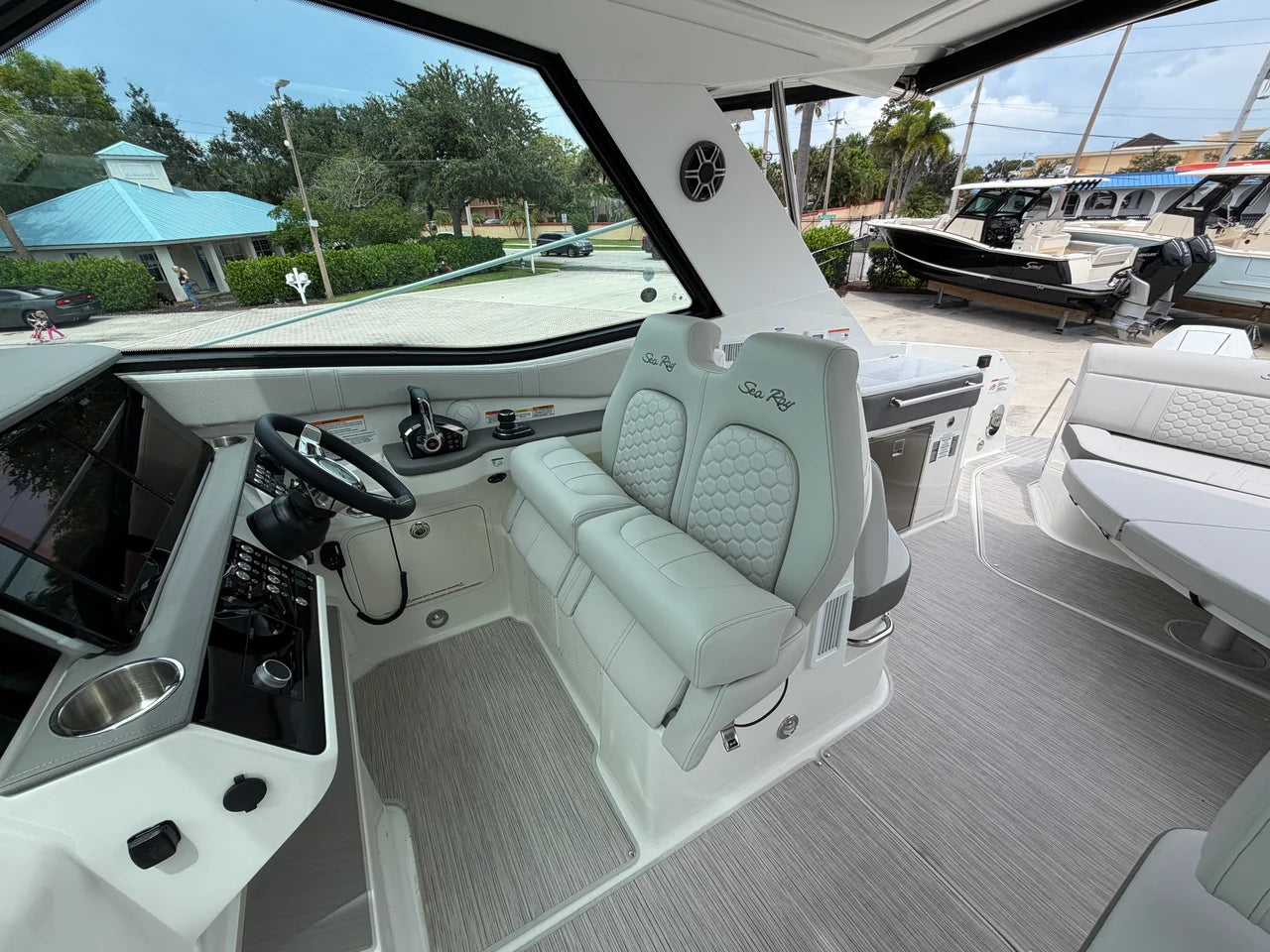 2027 Sea Ray Sundancer 320 Outboard 32.0 feet, Stuart, Florida #16