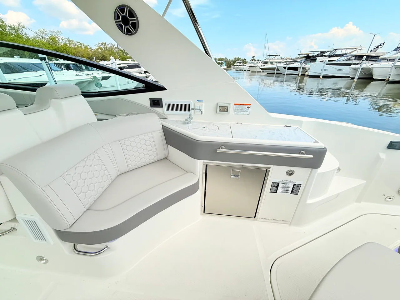 2026 Sea Ray Sundancer 320 Outboard 32.0 feet, St Petersburg, FL #37