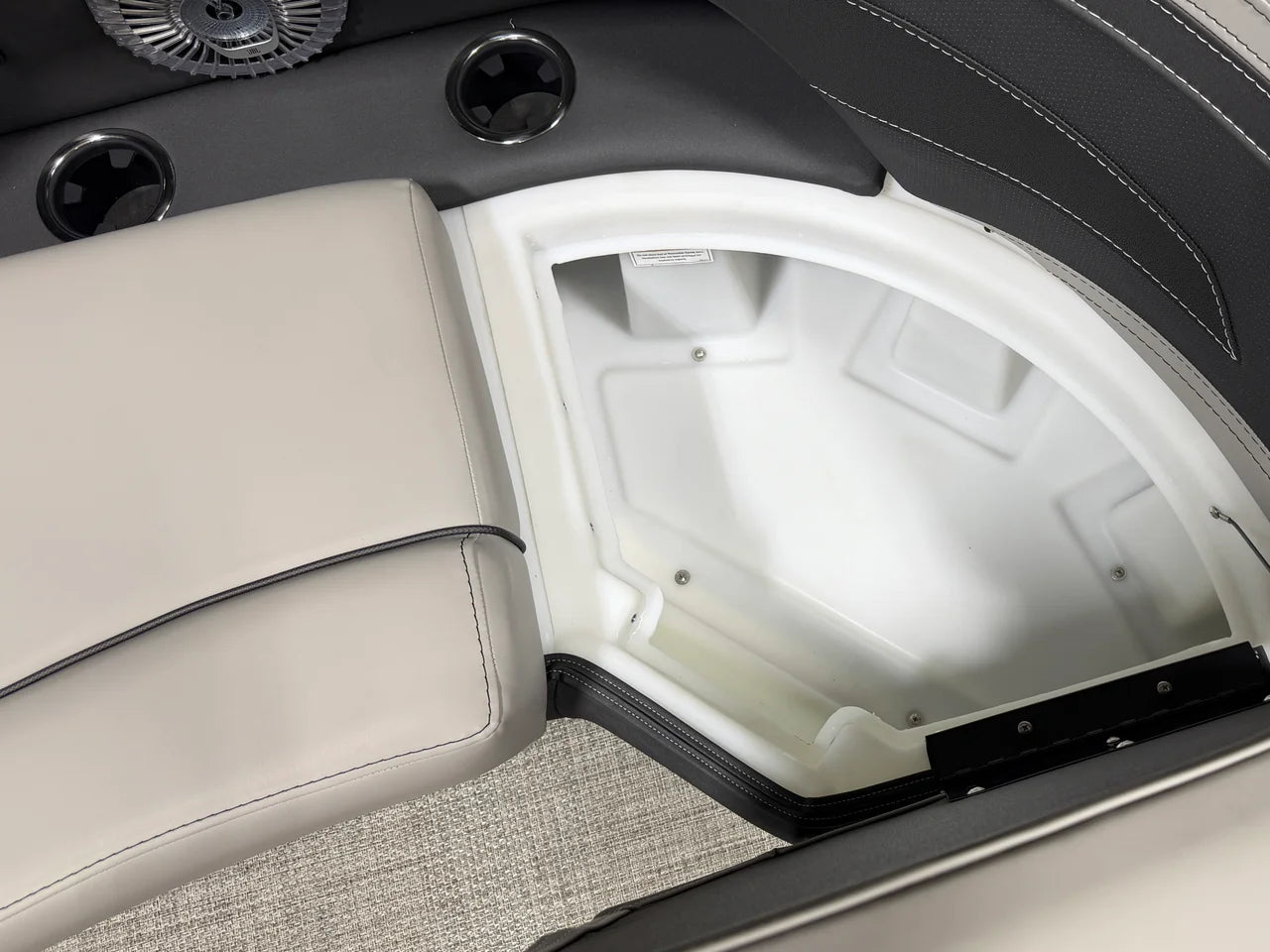 2027 Barletta CABRIO22QC 22.0 feet, Crosslake, Minnesota #23