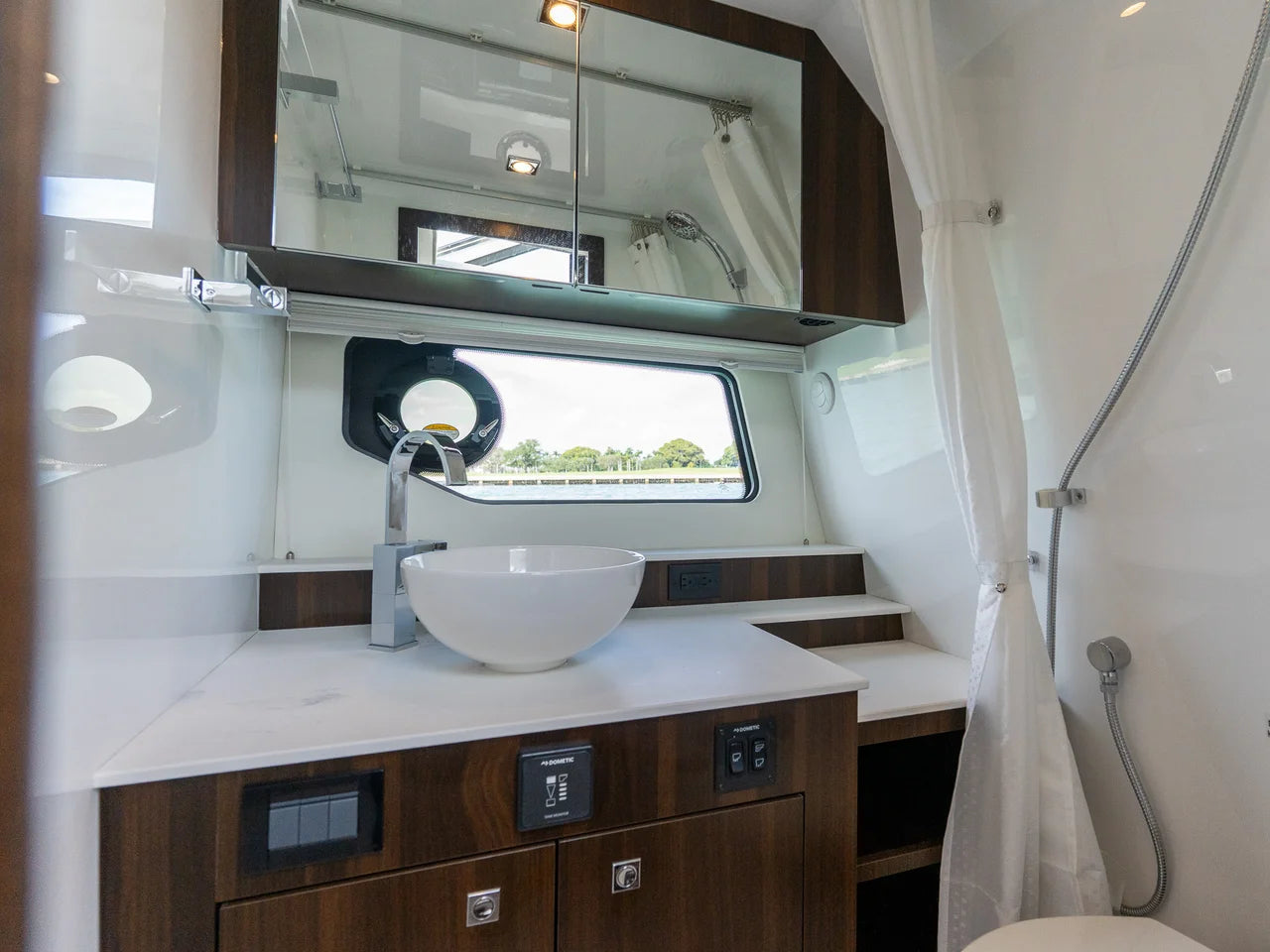 2026 Cruisers Yachts 42 GLS Outboard 42.0 feet, St. Petersburg, Florida #54