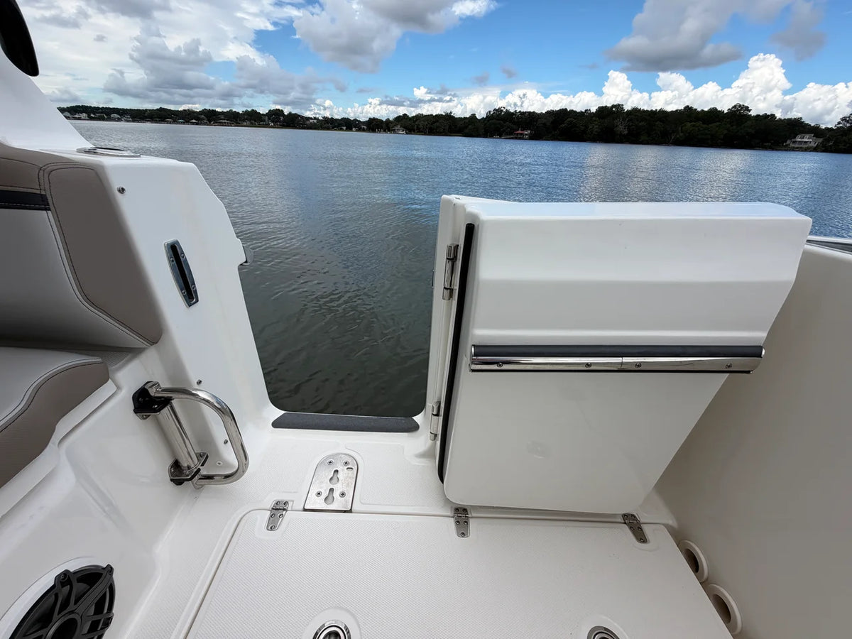 2026 Boston Whaler 330 Vantage 33.0 feet, Charleston, SC #18