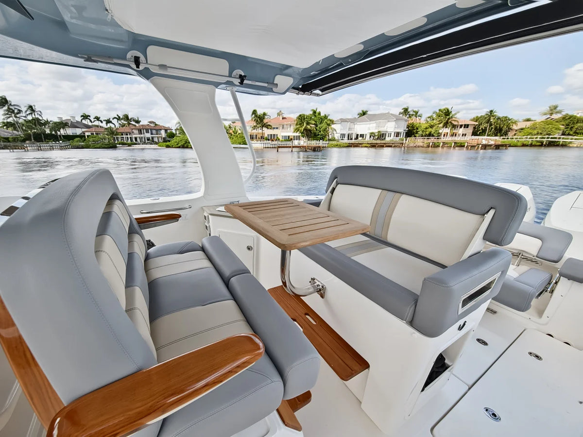2025 Boston Whaler 350 REALM 35.0 feet, Stuart, Florida #50