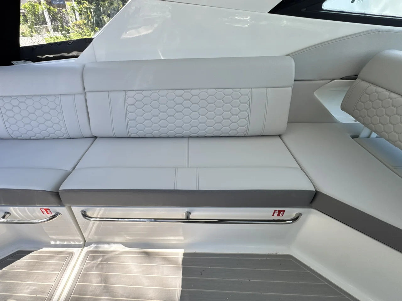 2026 Sea Ray Sundancer 320 Outboard 32.0 feet, Huntington, NY #16