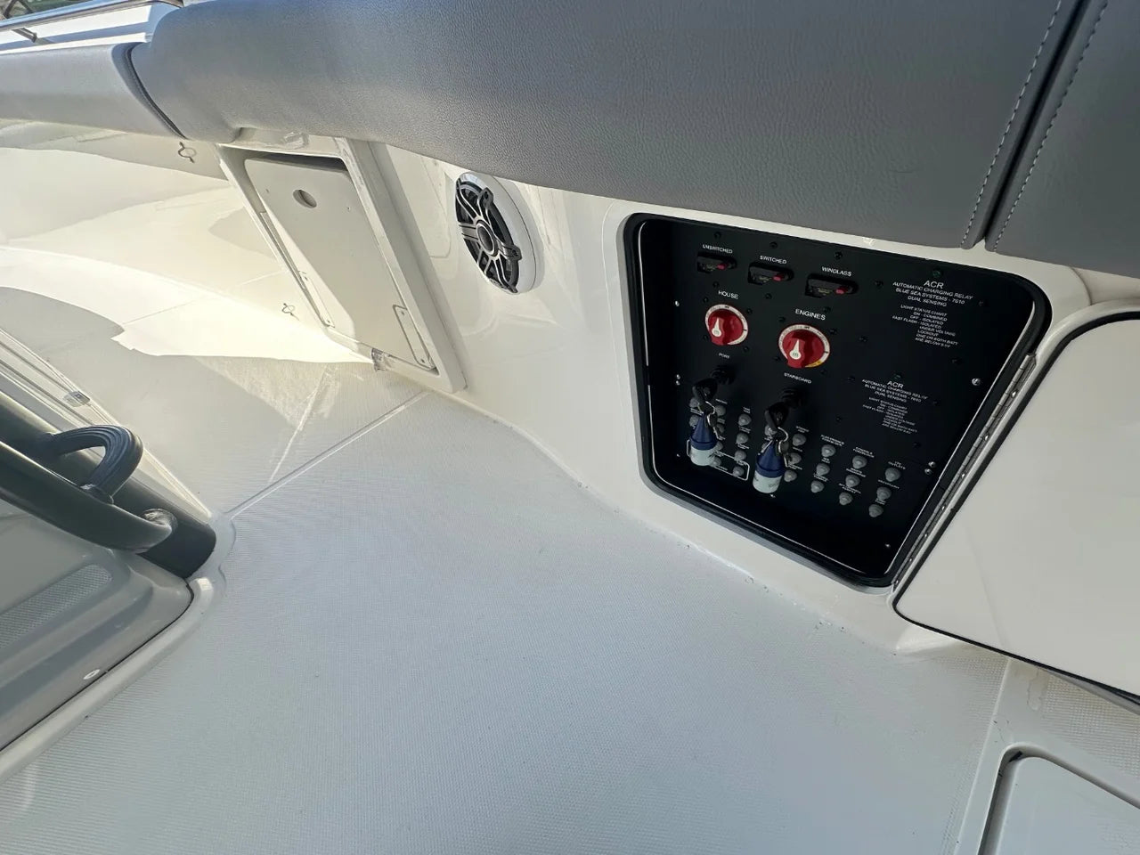 2024 Boston Whaler 330 Outrage 33.0 feet, Dennis, New Jersey #16