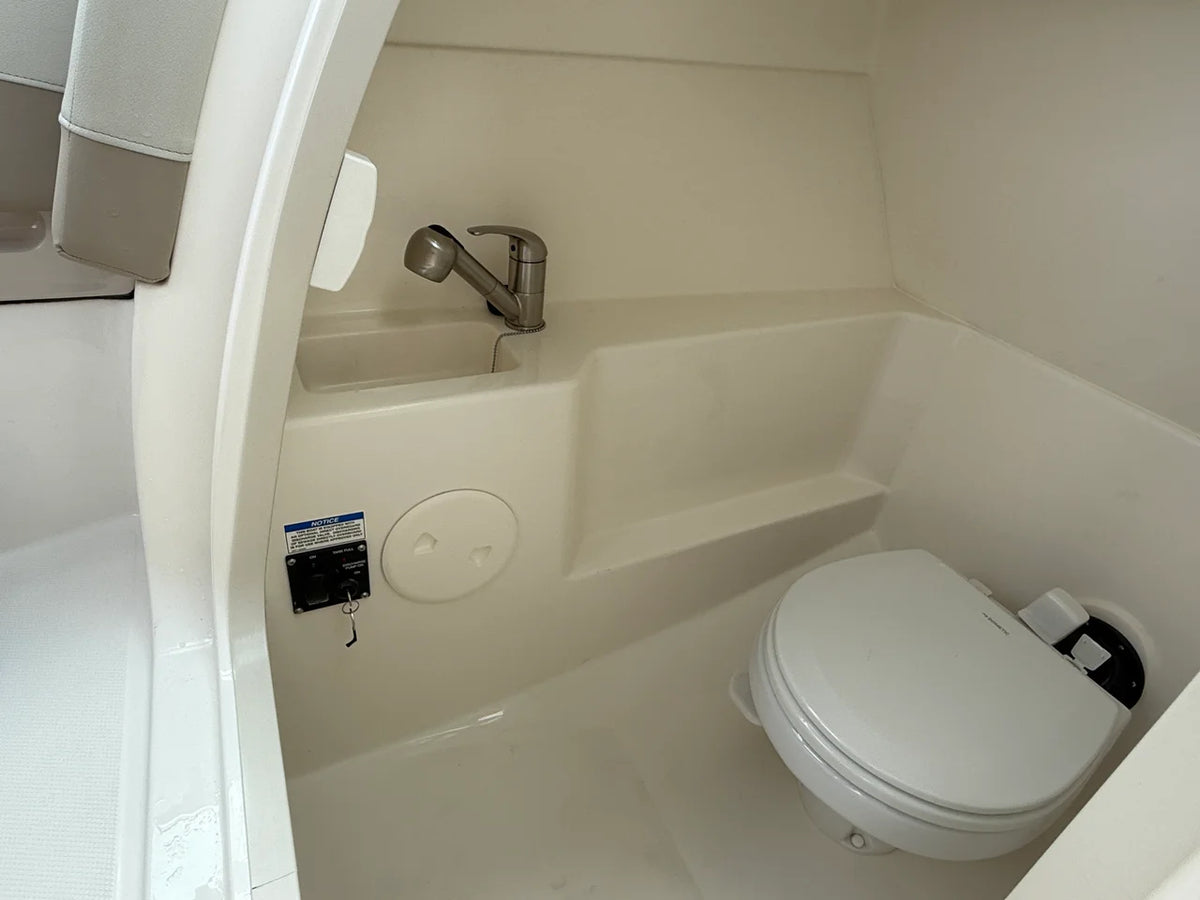 2027 Boston Whaler 240 Vantage 24.0 feet, Wrightsville Beach, North Carolina #21
