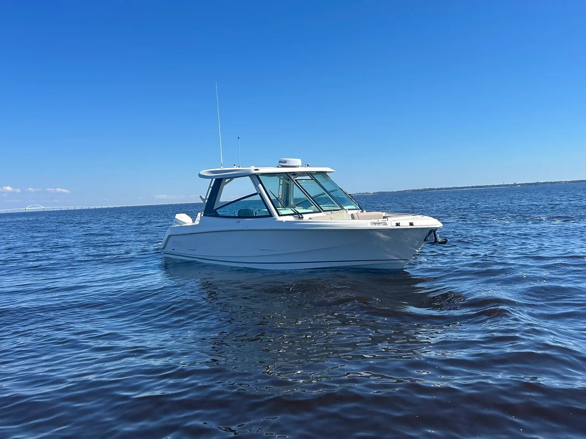 2027 Boston Whaler 330 Vantage 33.0 feet, Pensacola, Florida #4