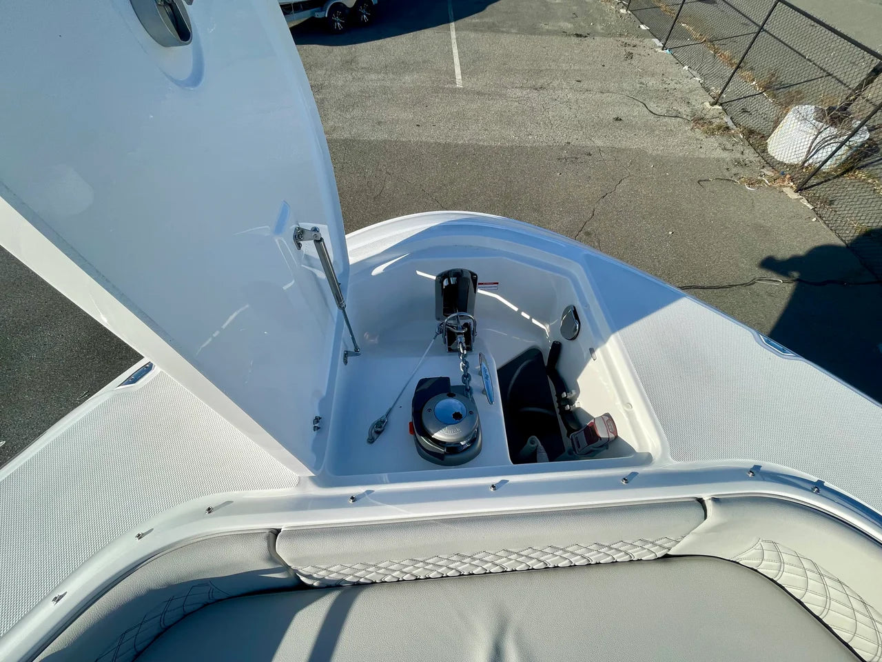 2026 Sea Ray Sundancer 370 Outboard 37.0 feet, Danvers, Massachusetts #21