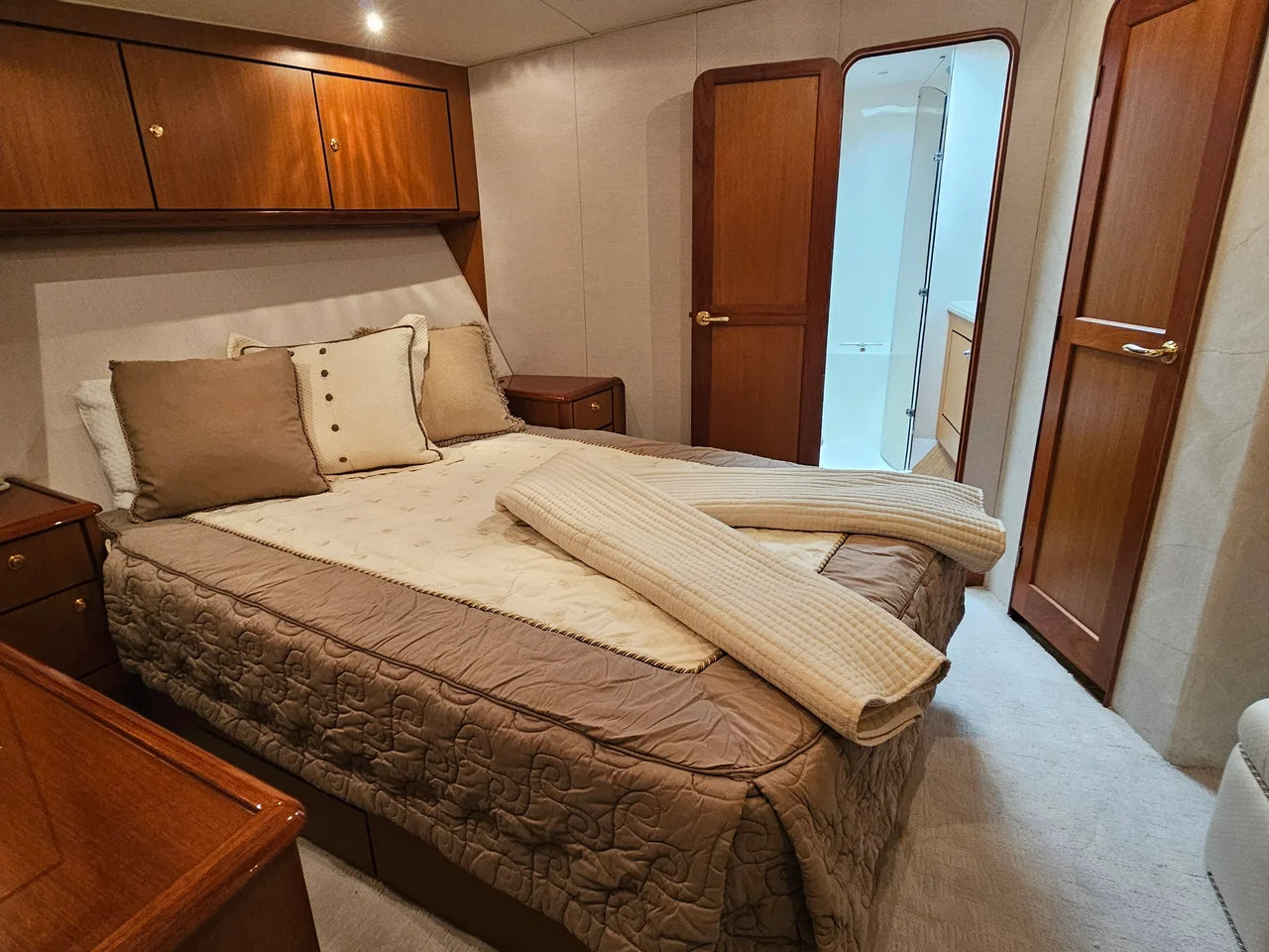 2000 Ocean Yachts 70 SUPER SPORT 70.0 feet, Monmouth Beach, NJ #47