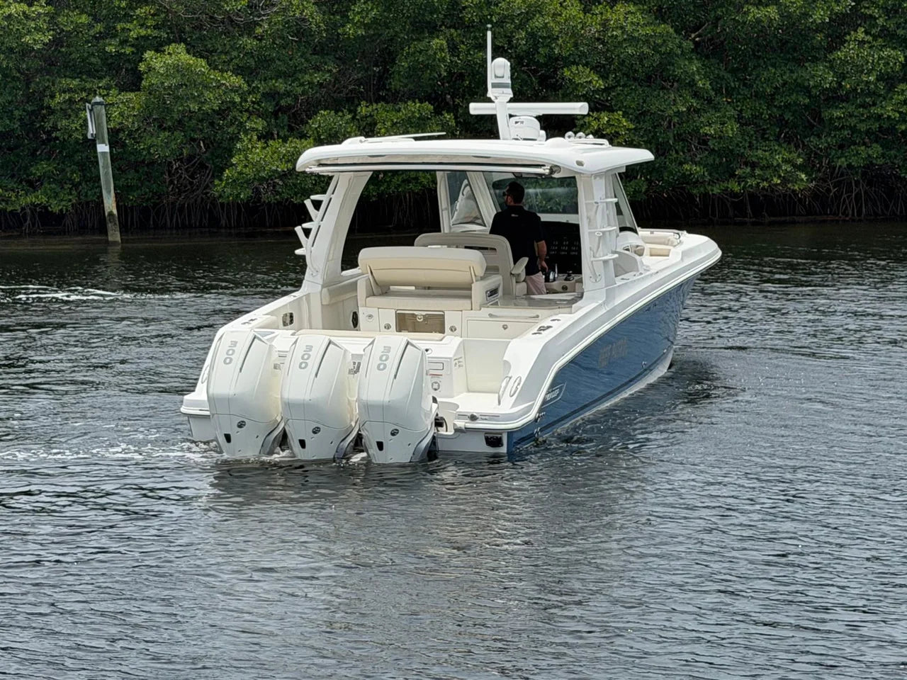2022 Boston Whaler 350 REALM 35.0 feet, Key Largo, FL #18