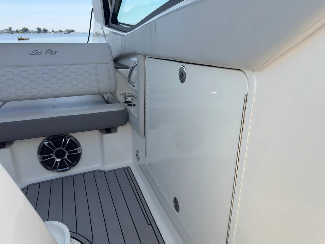 2021 Sea Ray 320 SUNDANCER OB 32.0 feet, Norwalk, Connecticut #32