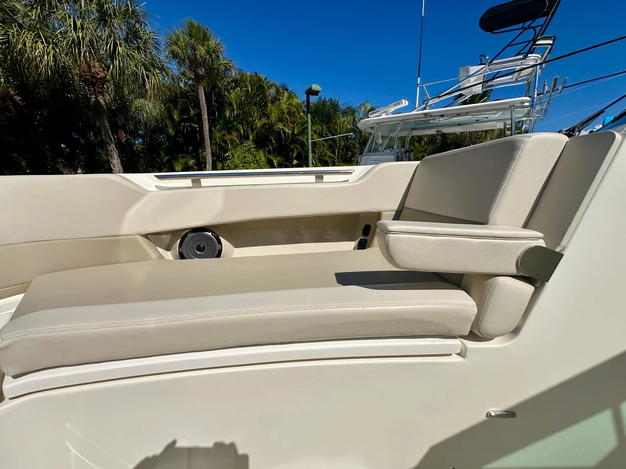 2024 Boston Whaler 320 VANTAGE 32.0 feet, Jupiter, Florida #30