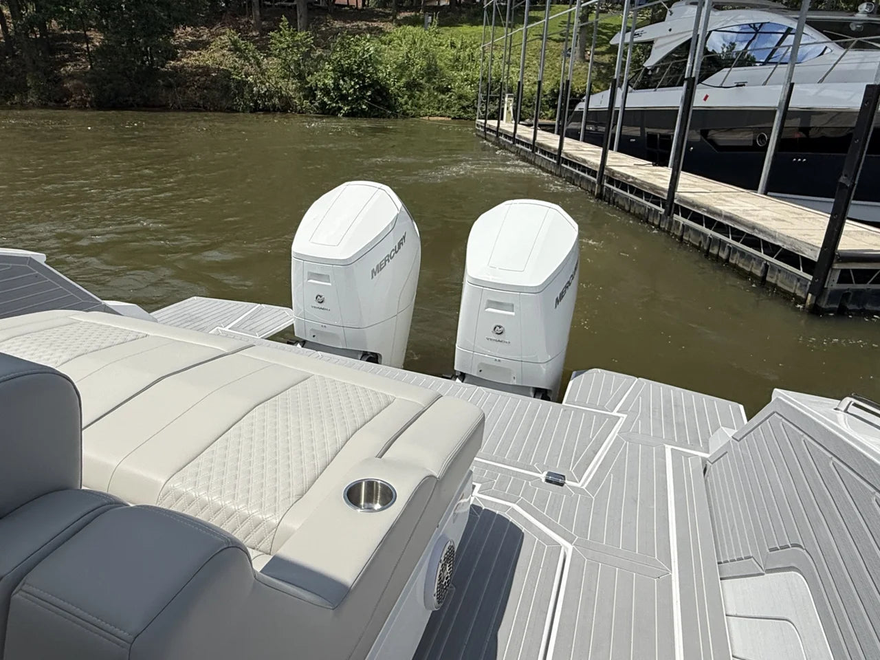 2027 Cruisers Yachts 42 GLS Outboard 42.0 feet, Lake Ozark, Missouri #31